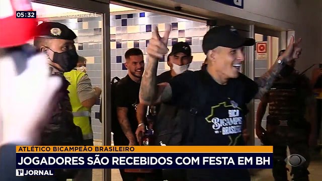 Os jogadores do Atlético-MG foram recebidos com muita festa em Belo Horizonte depois da conquista do bicampeonato brasileiro.