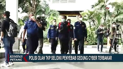 Polisi Olah TKP Selidiki Penyebab Gedung Cyber Terbakar