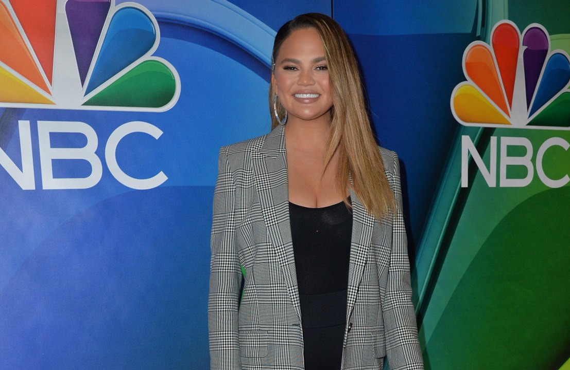 Chrissy Teigen tritt auch nüchtern ins Fettnäpfchen