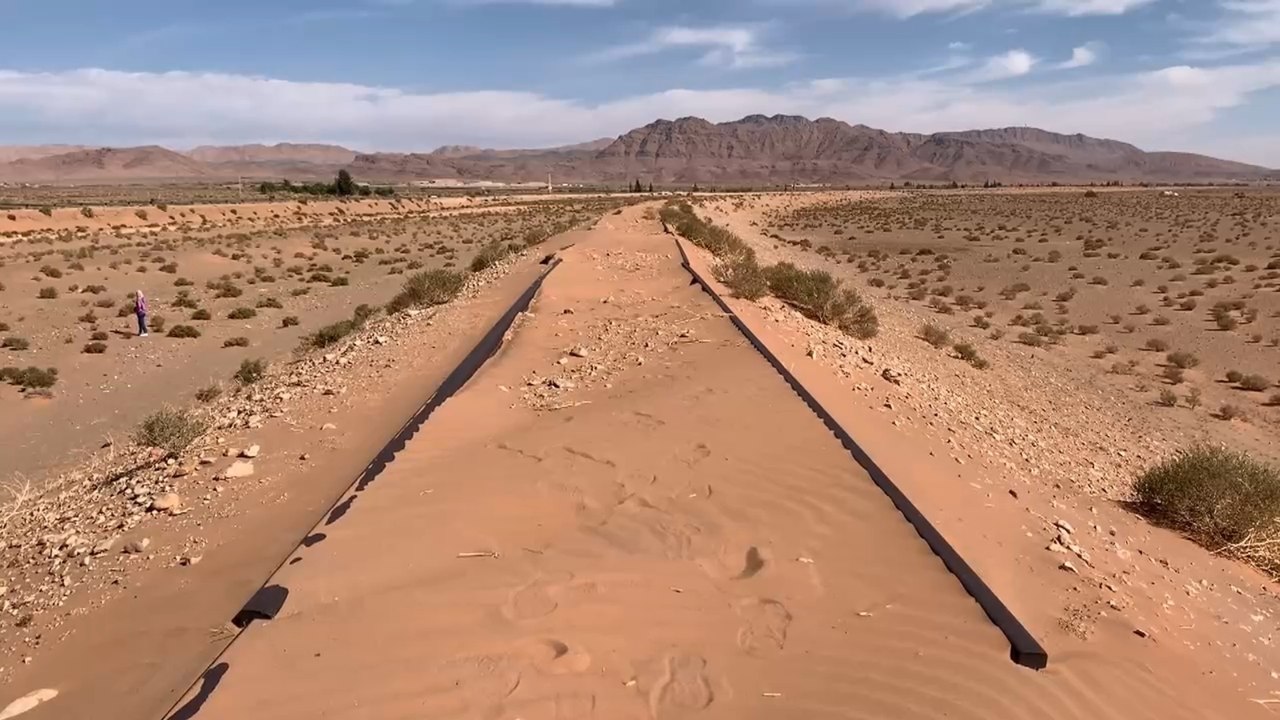 Esclavos del tren del desierto
