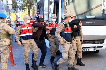 Sahte belgelerle dolandırıcılık yapan 5 Kişiye gözaltı