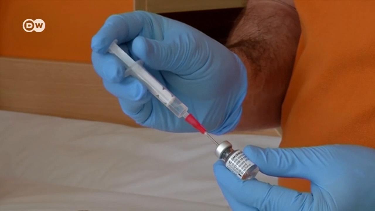 Обязательная вакцинация в Германии: пока только для медиков (10.12.2021)