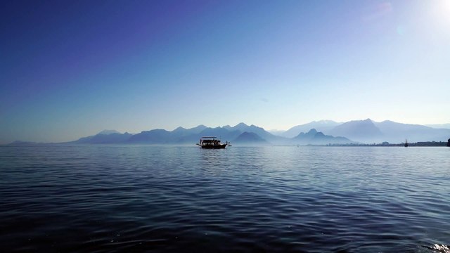 BARCO AO LAGO VIDEO PARA FUNDOS SEM COPYRIGHT SEM DIREITOS AUTORAIS