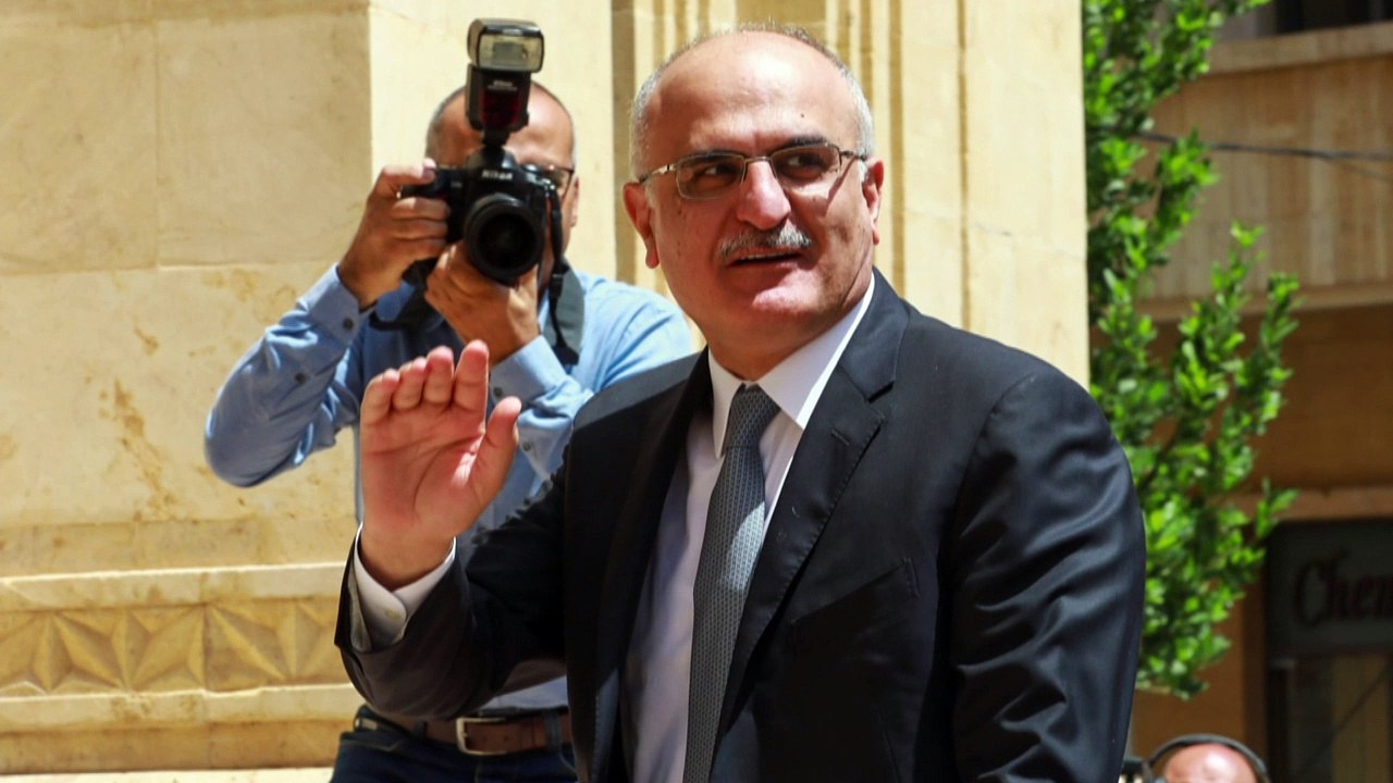 المحقق العدلي يطلب التنفيذ الفوري لمذكرة توقيف...
