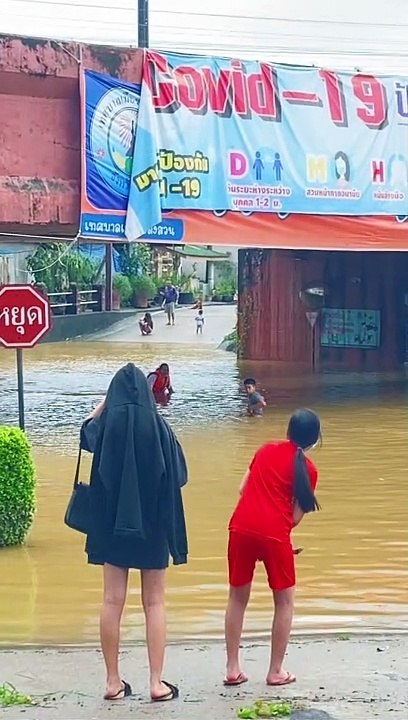 Flood Can't Stop Commuter