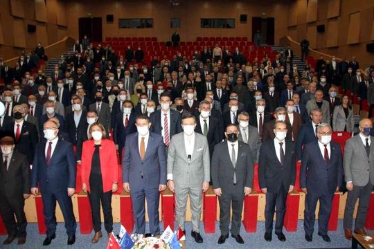 TOBB Başkanı Hisarcıklıoğlu: Ankara-Sivas yüksek hızlı tren hattı da artık tamamlanmalı.