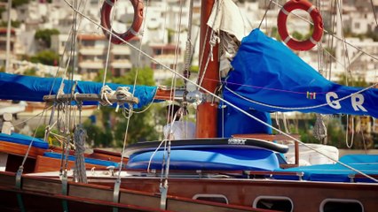 مسلسل رائحة الفراولة الحلقة 8 مدبلج بالعربية