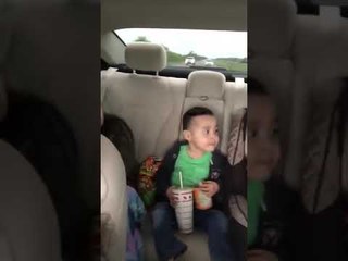 Pequeño canta a todo pulmón “Mi mayor anhelo” de Banda MS