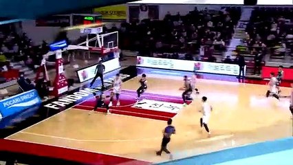 [스포츠영상] 림 부서질라…KCC 스펠맨의 슬램덩크