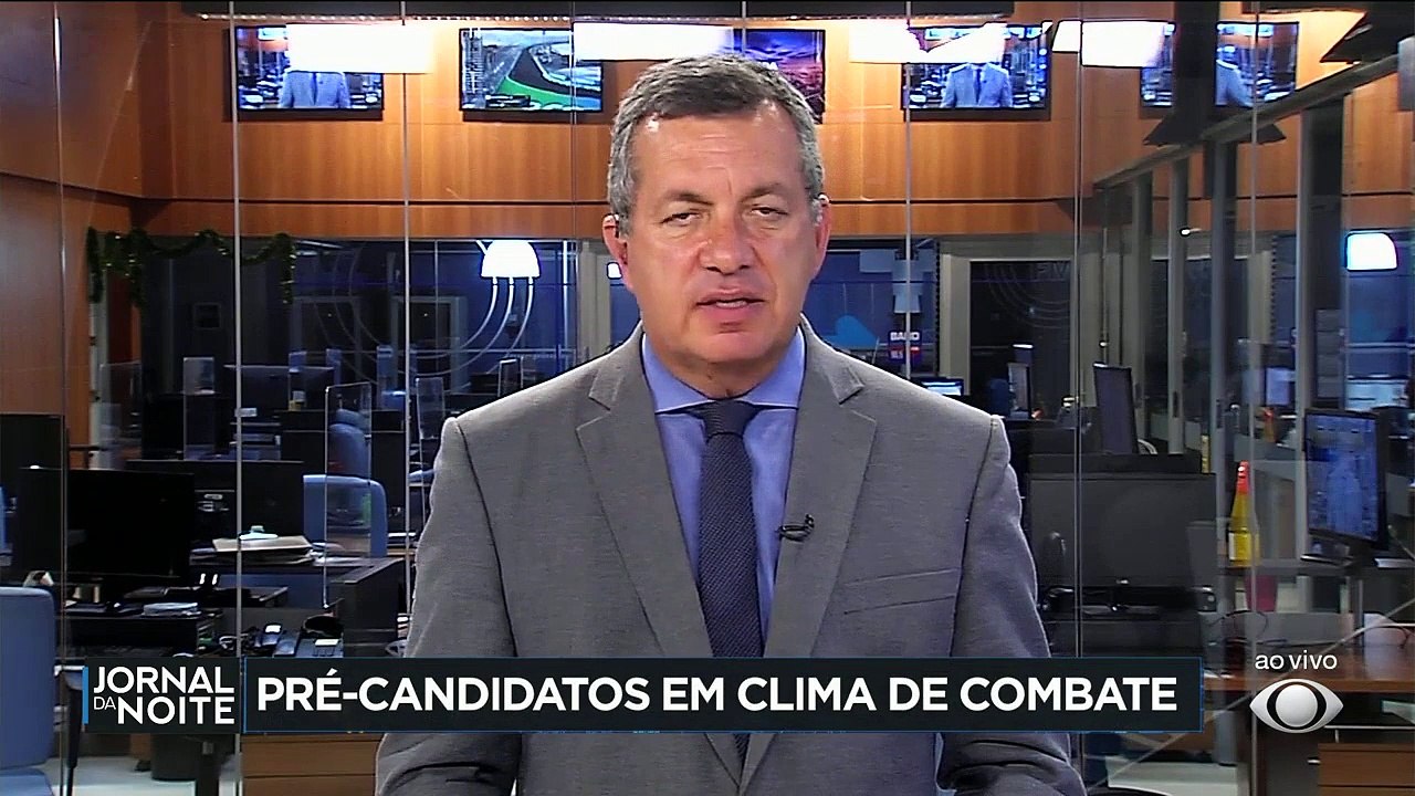 A movimentação em busca de alianças de intensifica. Ainda sem definições de planos de governo, o que se vê muito nesse período é chumbo trocado entre os pré-candidatos.
