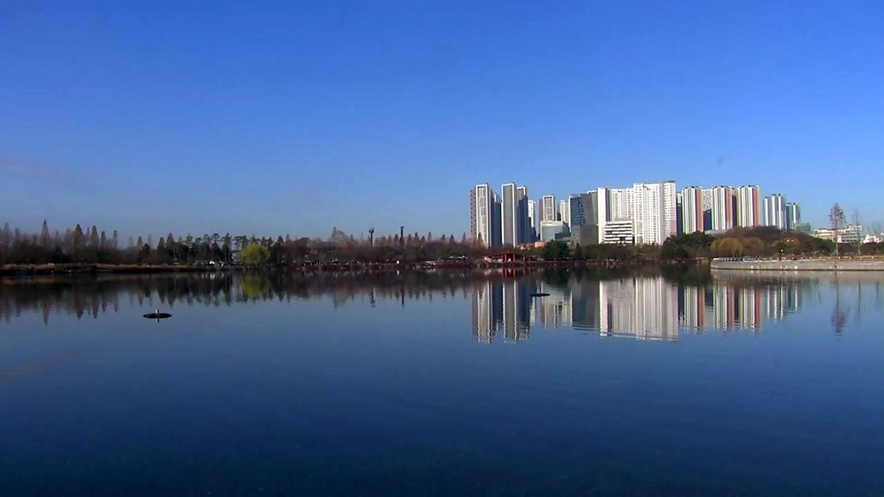 [날씨] 찬 바람 불며 다소 '쌀쌀'...내일 낮부터 추위 누그러져 / YTN