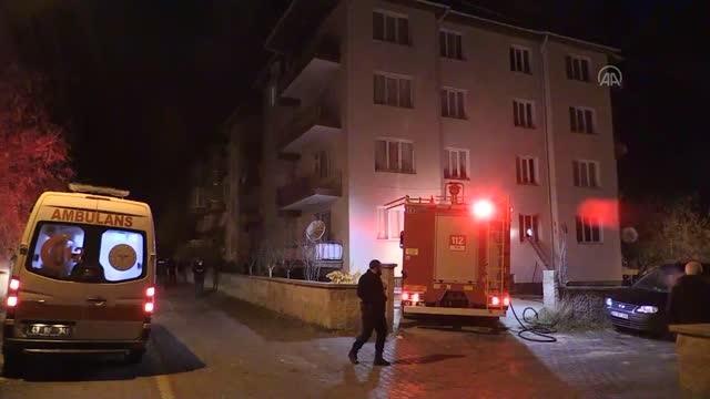 Apartman dairesinde çıkan yangın itfaiye ekiplerince söndürüldü