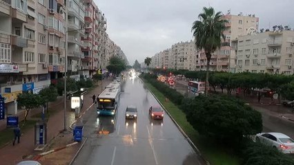 Antalya'da sağanak etkili oluyor