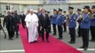 El papa pone rumbo a Grecia tras una visita a Chipre marcada por la situación de los refugiados