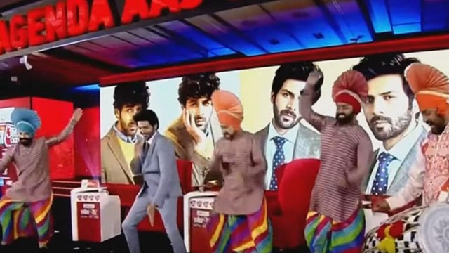 Kartik Aaryan does bhangra at Agenda Aaj Tak