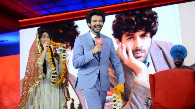 When Kartik Aaryan gets 'married' at Agenda Aaj Tak