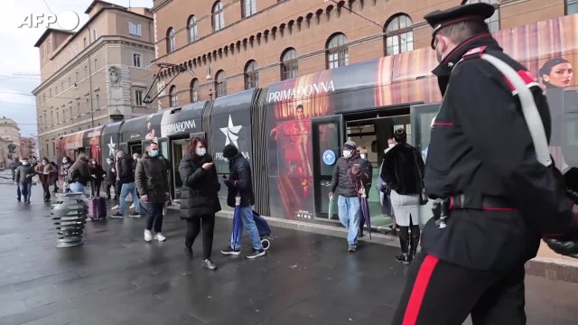 Da lunedi' super Green pass, corsa a certificati in vista controlli