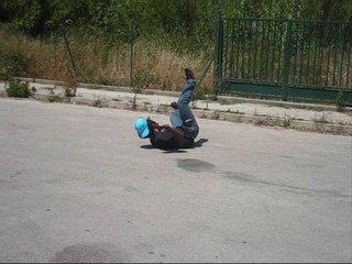 ollie sur poubelle juillet 2007