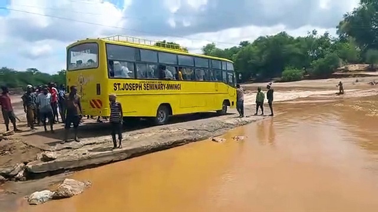 MWINGI SCHOOL BUS DROWNS video Dailymotion