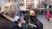 Primo giorno di mascherine all'aperto nel centro di Roma: nelle vie affollate c'è chi non la indossa
