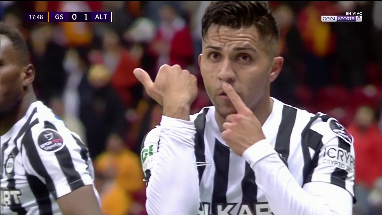 Gol de Pinares para Altay ante Galatasaray