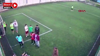 Manisa'da halı sahadaki ölüm anı kamerada