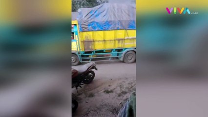 Gelap Gulita Sejumlah Warga Panik Karena Erupsi Semeru