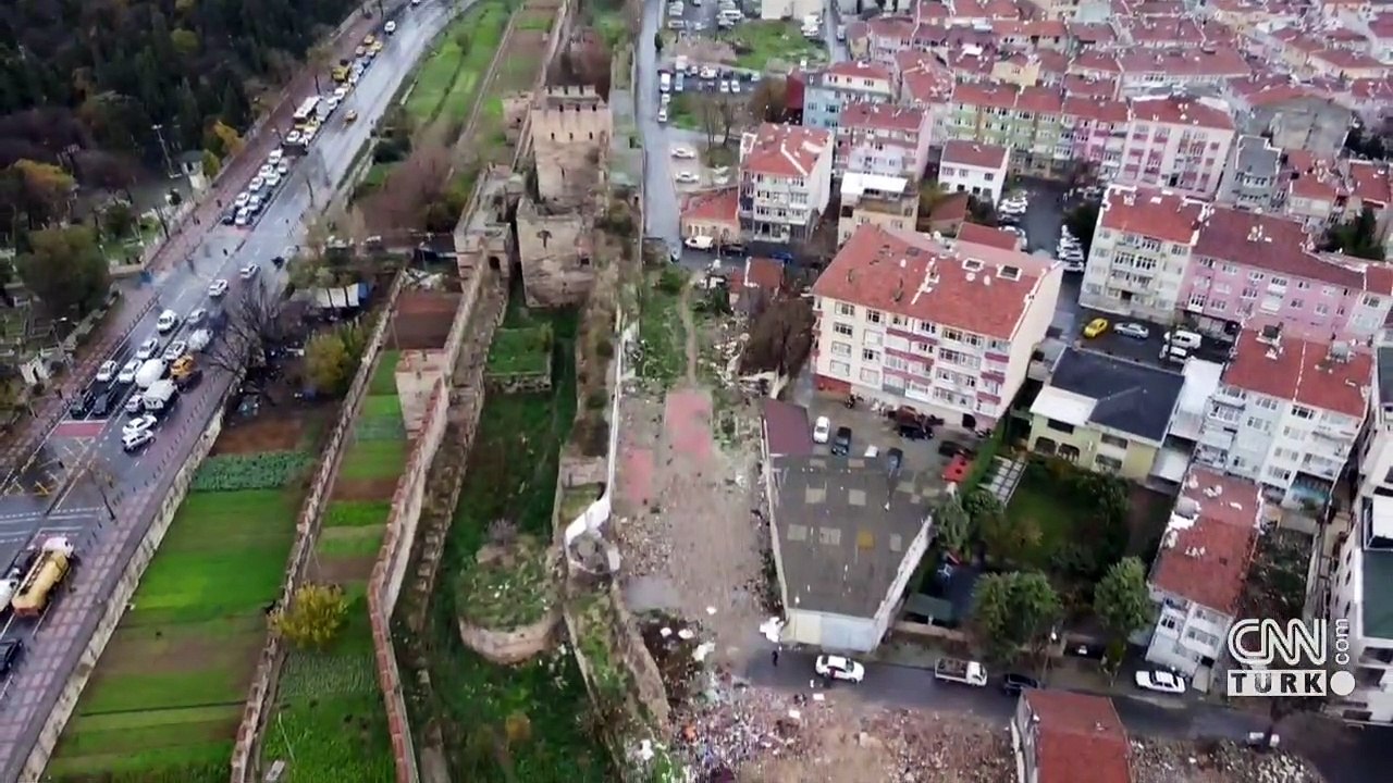 Tarihi surlarda ilginç görüntüler!