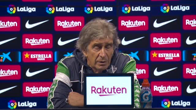 Xavi, con la vista puesta en la Champions tras caer ante el Betis