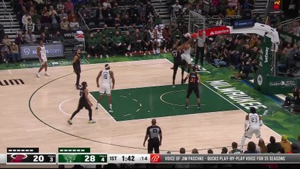 Dunk of the Night: Thanasis Antetokounmpo