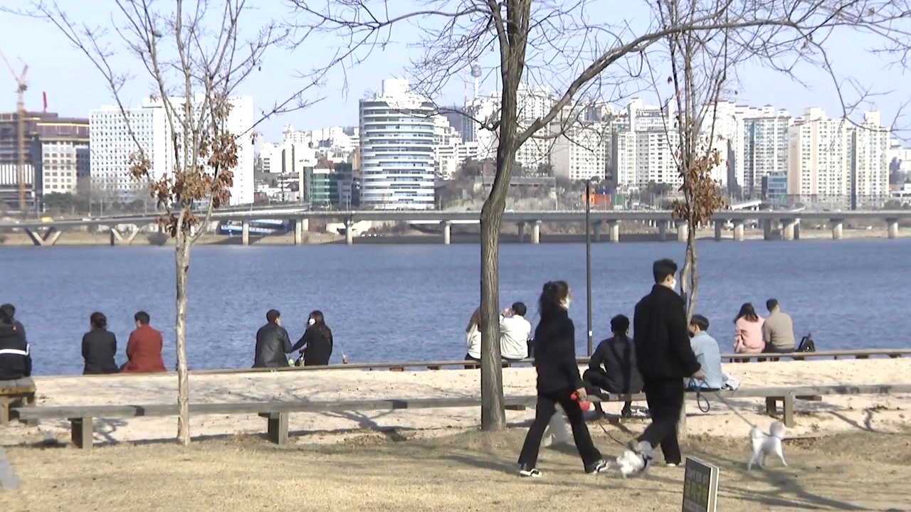[날씨] 아침 영하권...낮부터 추위 풀려, 동해안 대기 건조 / YTN