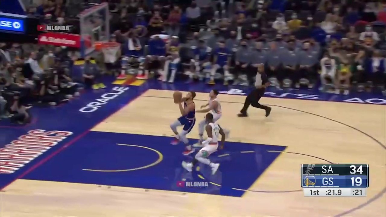 Steph Curry doing his best Westbrook impersonation