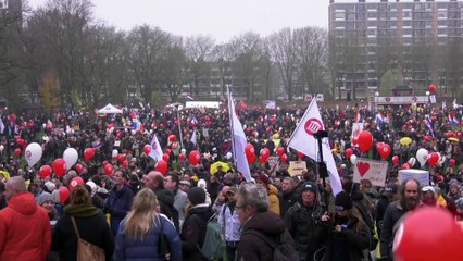 40.000 Menschen demonstrieren gegen Lockdown und Impfpflicht in Österreich