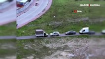 Esenyurt'ta yol vermemek için inat eden sürücü trafiği kapattı!