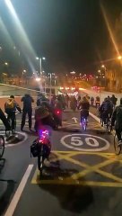 300 ciclistas circulan por el túnel de Gl``òries