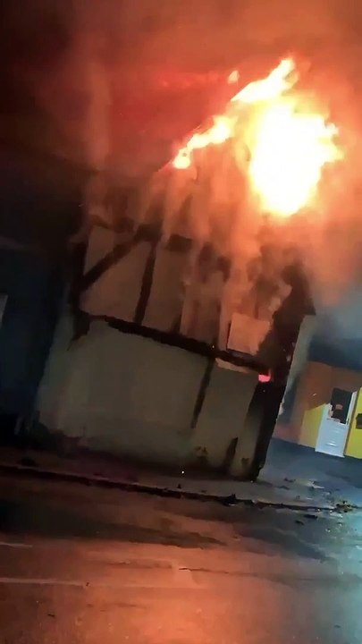 Fire rips through building in Doncaster village