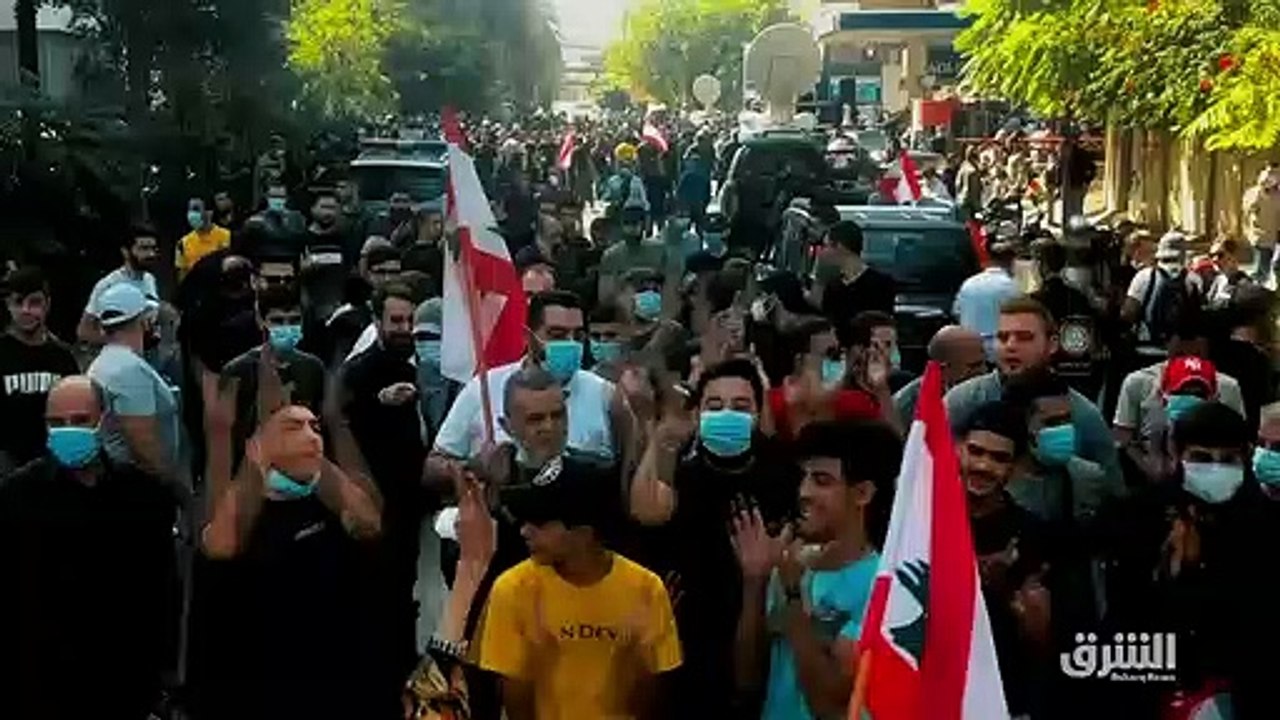 ...لو سمحت ممكن . ثلاثة تذاكر مهرجان البحر ...