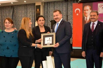 Türkiye'deki kadın muhtarlar Ayvalık'ta buluştu