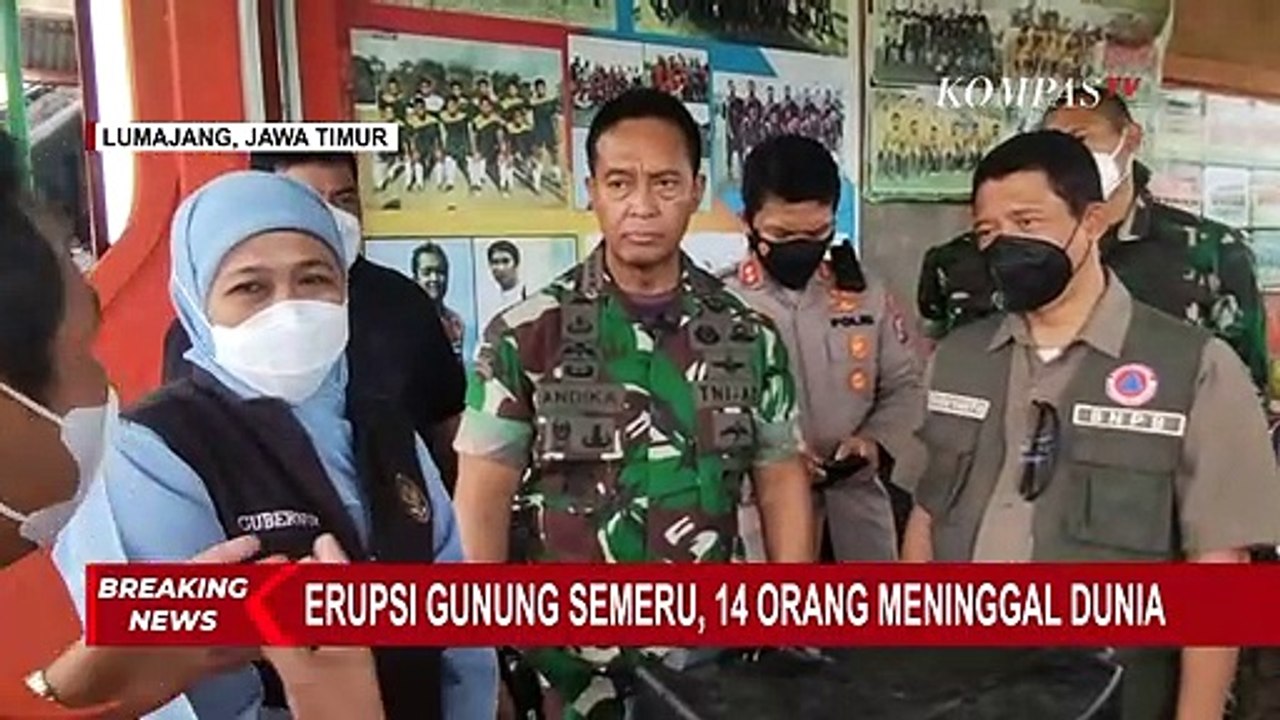 Warga Lumajang Selamatkan Harta Benda Pasca Erupsi Gunung Semeru