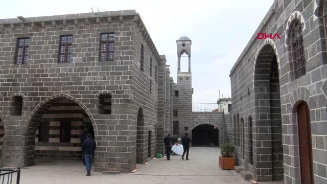 HENDEK OLAYLARINDA ZARAR GÖREN KİLİSEDE RESTORASYON TAMAMLANDI, 100 YIL SONRA İLK AYİN YAPILDI