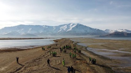 Van Gölü'ndeki çekilme fotoğraflarda