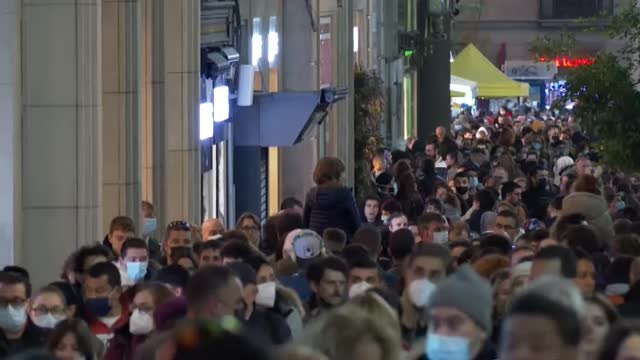 La Navidad colapsa el centro de las ciudades en plena pandemia