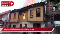 Antalya'da 250 yıllık bina yangında kullanılamaz hale geldi