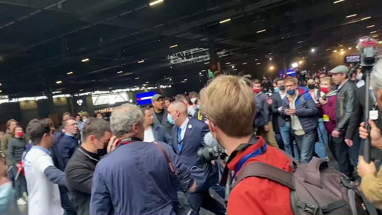 Des journalistes de l'émission "Quotidien" exfiltrés du meeting d'Eric Zemmour