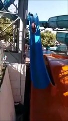 Un toboggan un peu dangereux...