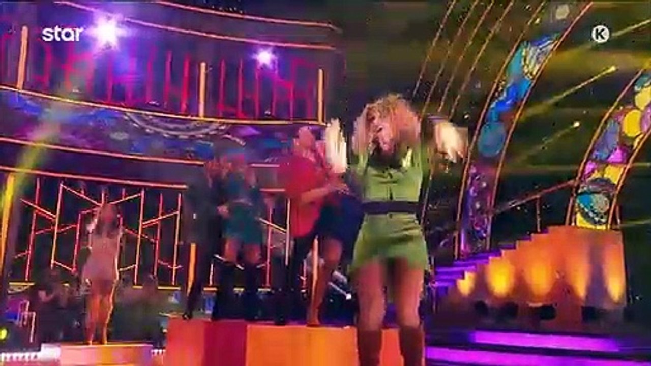 DWTS: Το outfit της Βίκυς Καγιά που μαγνήτισε τ...