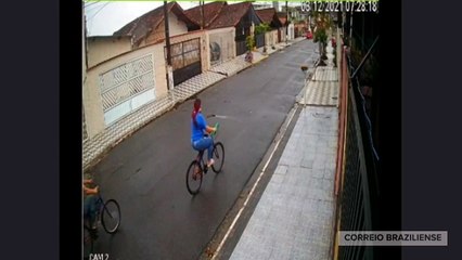 Mulher é assediada enquanto ia para o trabalho de bicicleta