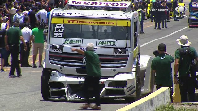 A Copa Truck tem um novo campeão! André Marques venceu a competição nesse domingo! Já pela Super Truck, Felipe Tozzo foi o campeão! Acompanhe a comemoração aqui:#ShowdoEsporte