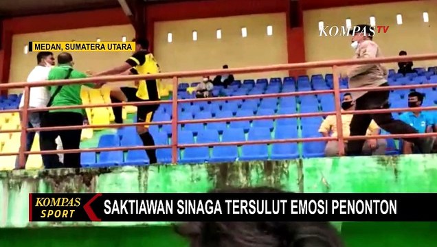Detik-Detik Pemain Sepak Bola Tendang Penonton di Tribun, Begini Kronologi Kejadiannya