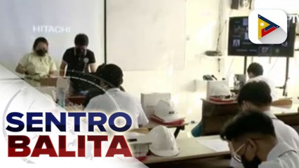 Descargar video: Limited face-to-face classes sa ilang paaralan sa Metro Manila, simula na; mga paaralan, kanya-kanyang diskarte para masunod ang health protocols, kabilang ang contactless attendance at mahigpit na 'Mask, Hugas, Iwas'